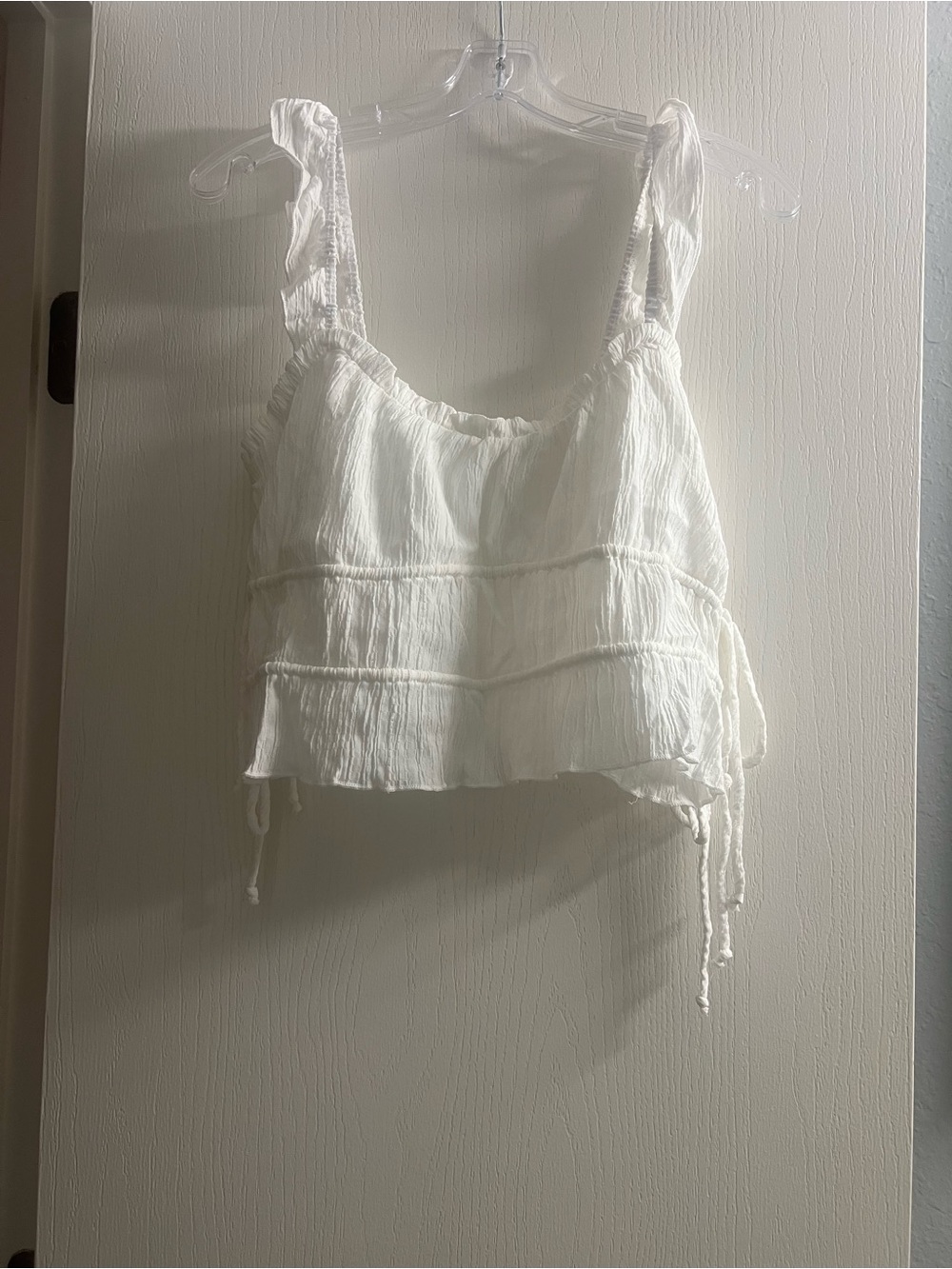 White Crinkle Tie-Detail Cropped Tank Top